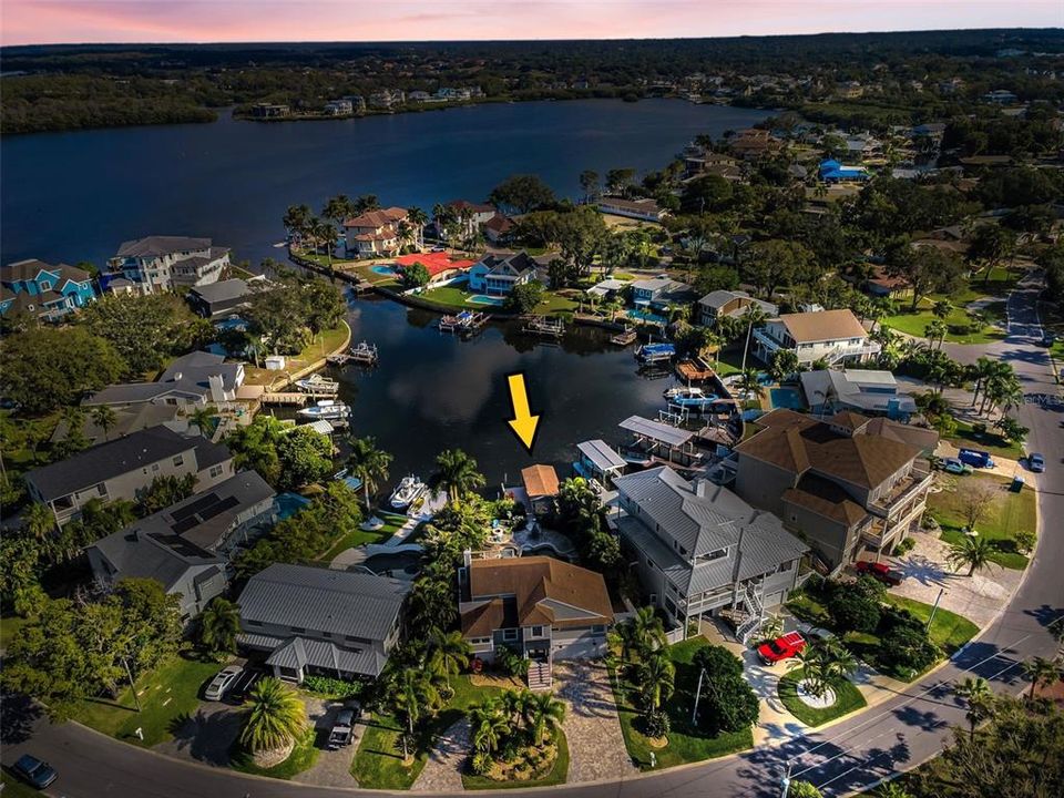 En Venta: $1,583,488 (3 camas, 3 baños, 2702 Pies cuadrados)