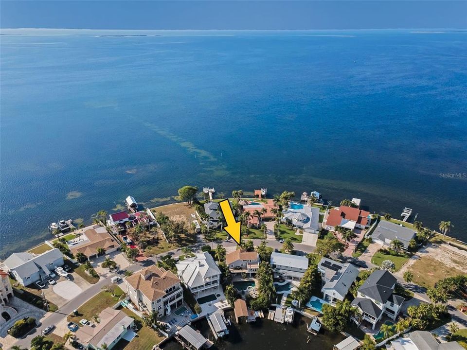 En Venta: $1,583,488 (3 camas, 3 baños, 2702 Pies cuadrados)