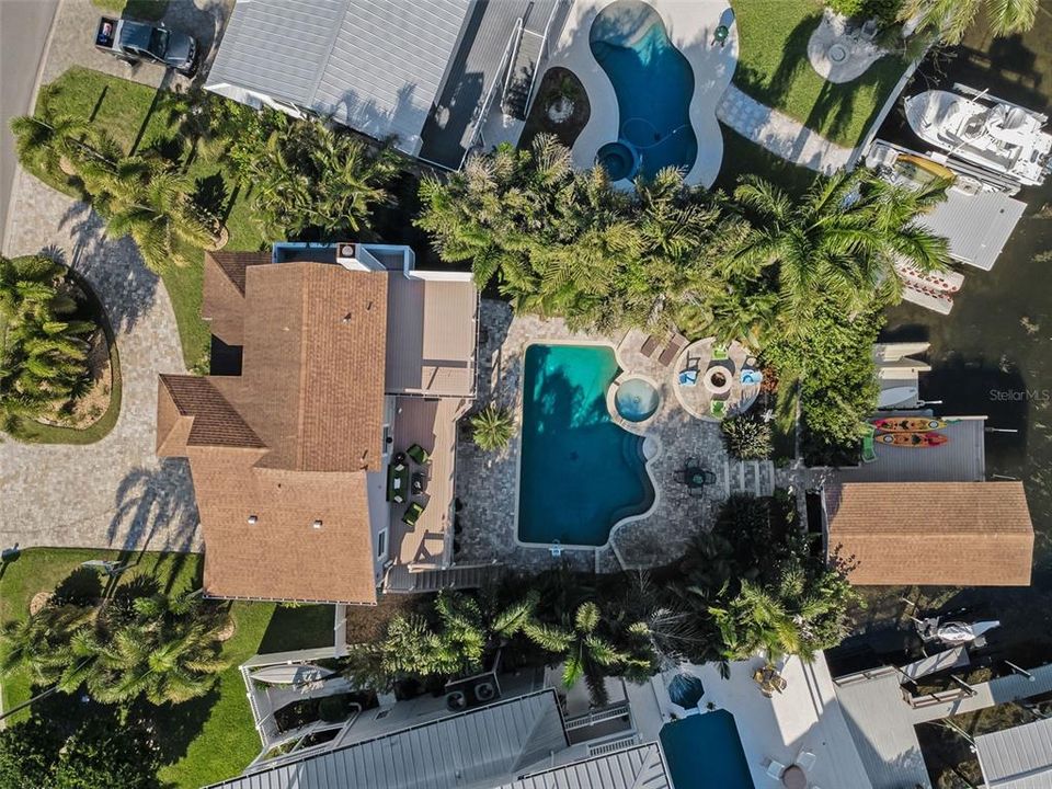 En Venta: $1,583,488 (3 camas, 3 baños, 2702 Pies cuadrados)