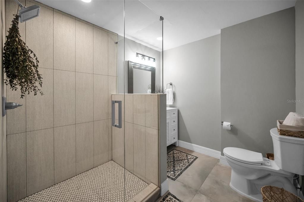 En Venta: $1,583,488 (3 camas, 3 baños, 2702 Pies cuadrados)