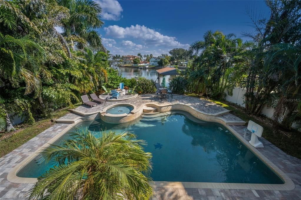 En Venta: $1,583,488 (3 camas, 3 baños, 2702 Pies cuadrados)