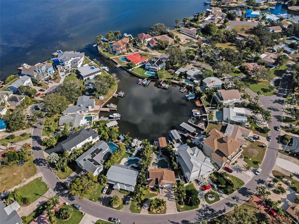 En Venta: $1,583,488 (3 camas, 3 baños, 2702 Pies cuadrados)