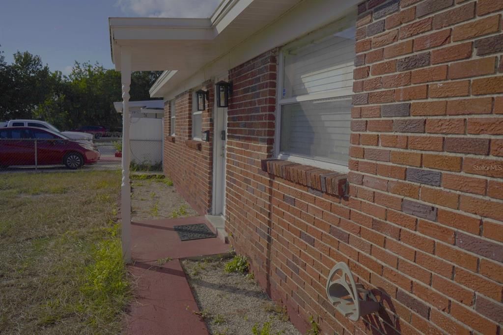 待售: $380,000 (4 贝兹, 2 浴室, 1175 平方英尺)