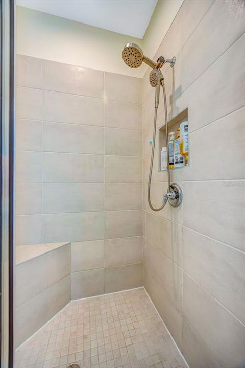 出租: $3,800 (3 贝兹, 2 浴室, 2050 平方英尺)