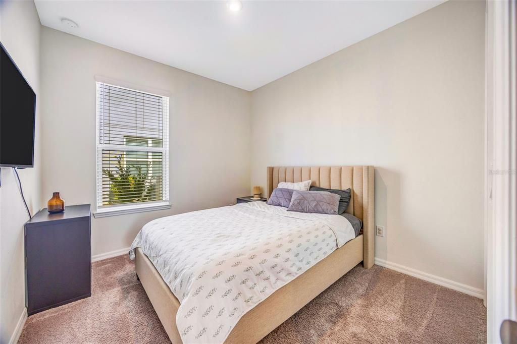 出租: $3,800 (3 贝兹, 2 浴室, 2050 平方英尺)