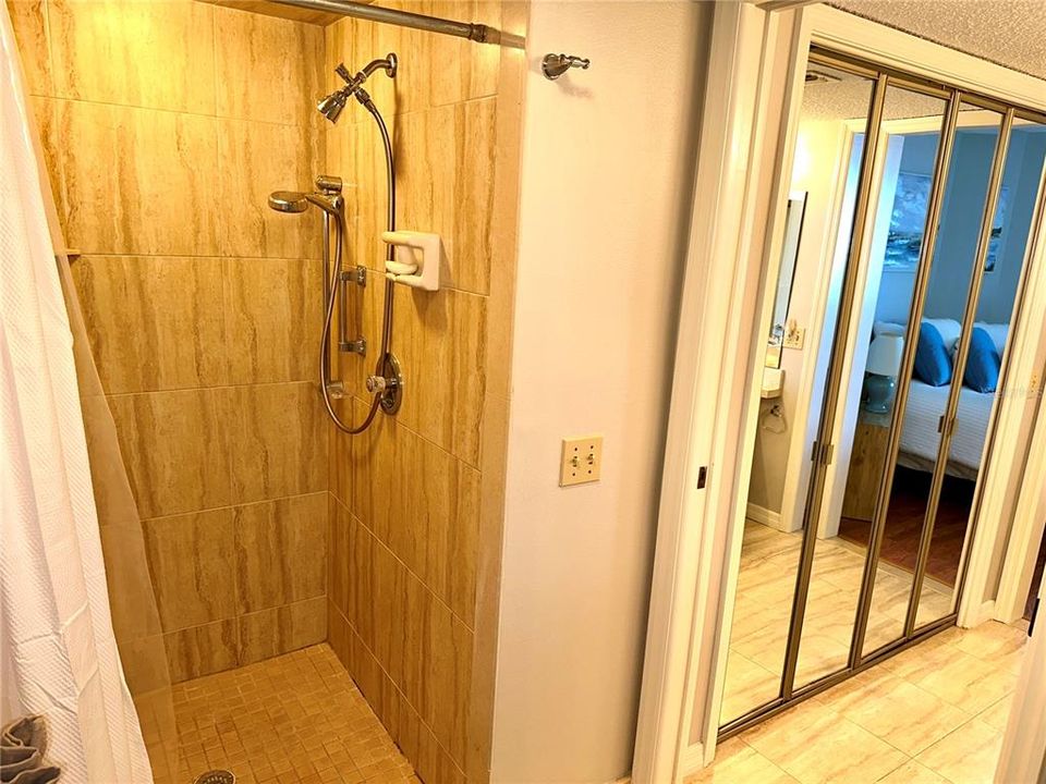 出租: $2,750 (2 贝兹, 2 浴室, 1150 平方英尺)