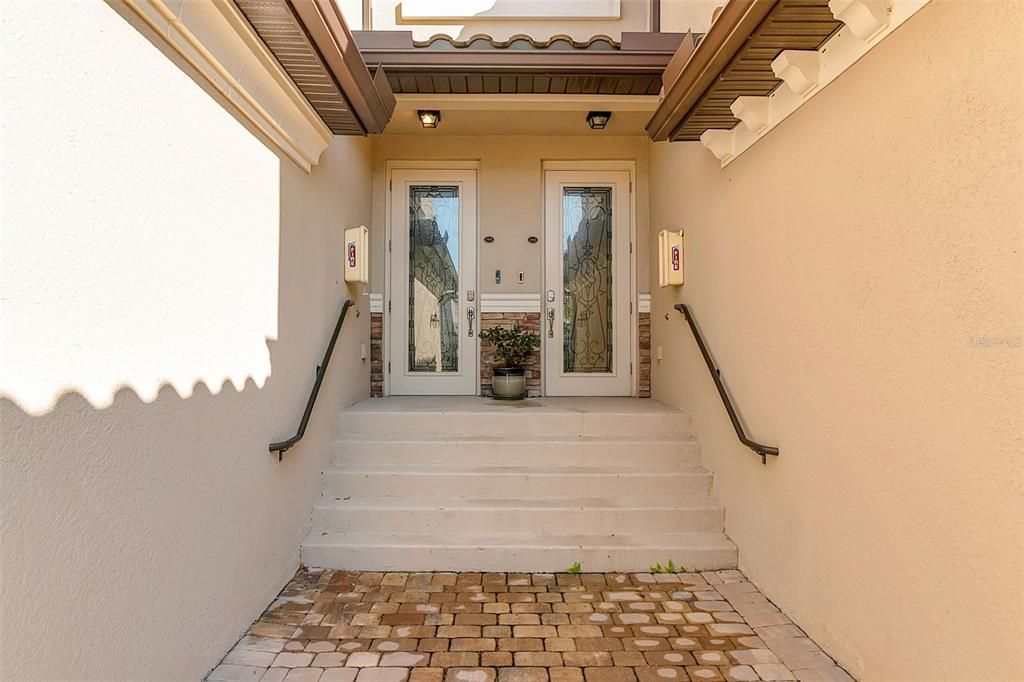 For Sale: $699,900 (3 beds, 2 baths, 2108 Square Feet)