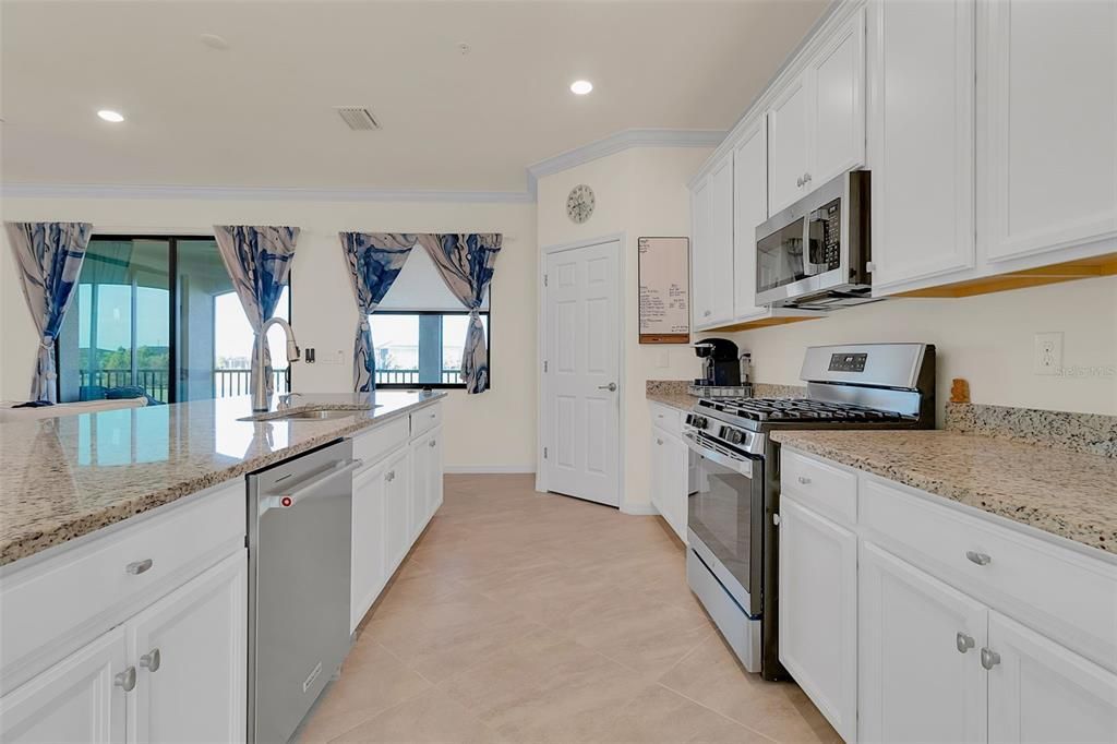 For Sale: $699,900 (3 beds, 2 baths, 2108 Square Feet)