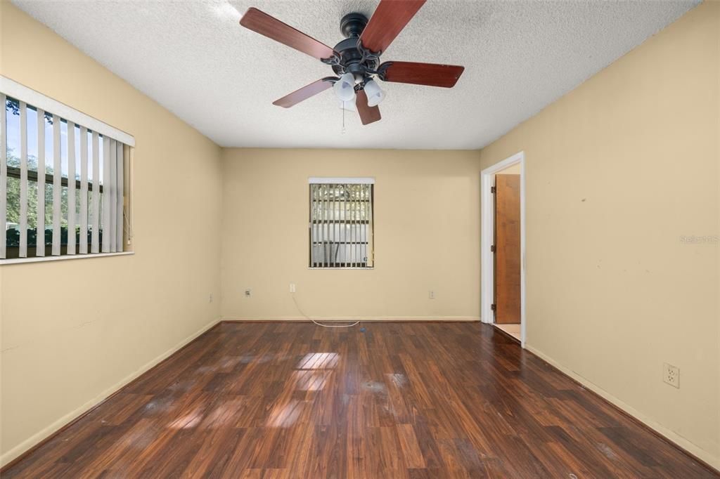 En Venta: $269,900 (2 camas, 2 baños, 1408 Pies cuadrados)