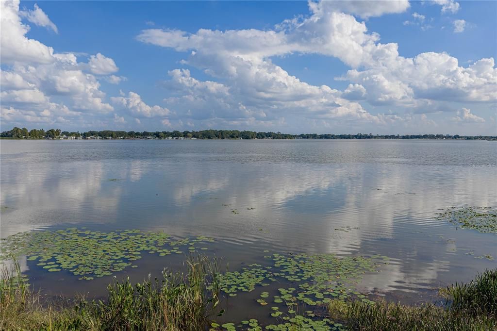 En Venta: $350,000 (1.24 acres)