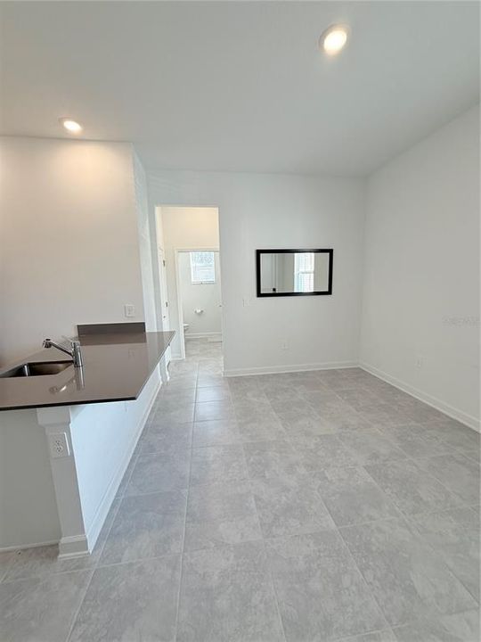 出租: $1,500 (1 贝兹, 1 浴室, 750 平方英尺)