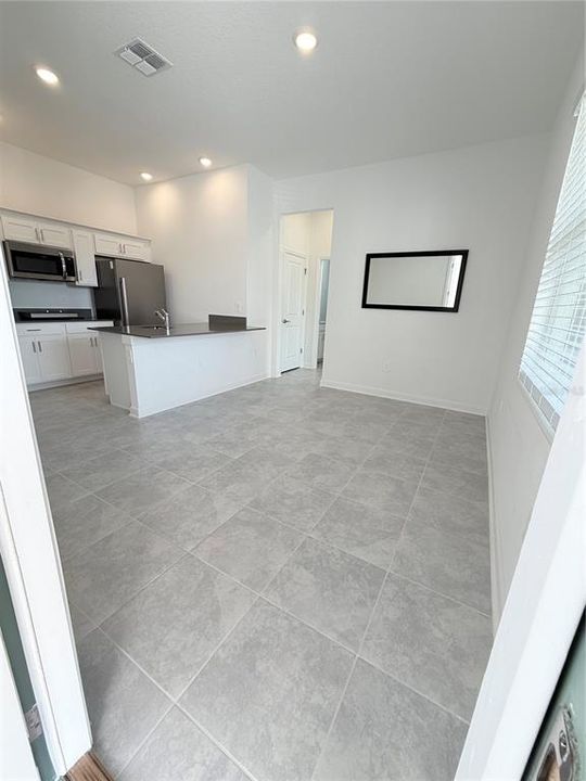 出租: $1,500 (1 贝兹, 1 浴室, 750 平方英尺)