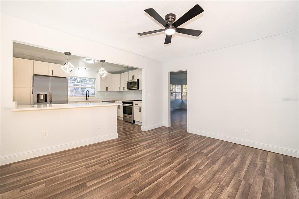 待售: $309,900 (4 贝兹, 3 浴室, 1548 平方英尺)