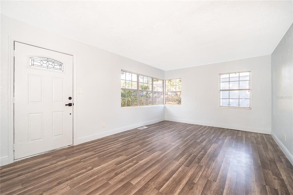 待售: $309,900 (4 贝兹, 3 浴室, 1548 平方英尺)