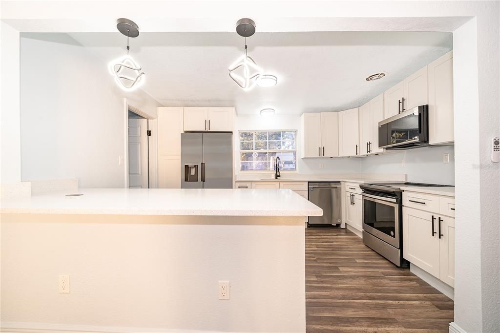 待售: $309,900 (4 贝兹, 3 浴室, 1548 平方英尺)