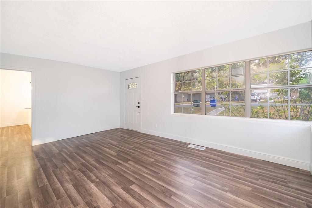 待售: $309,900 (4 贝兹, 3 浴室, 1548 平方英尺)