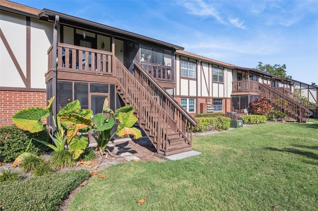 На продажу: $179,000 (2 спален, 2 ванн, 971 Квадратных фут)