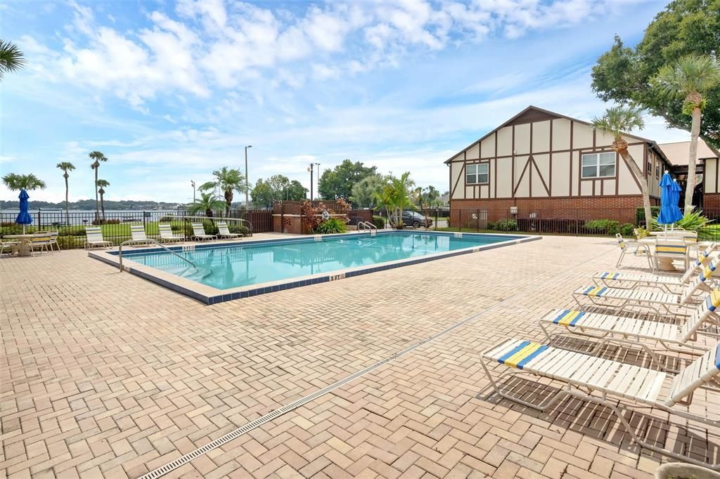 На продажу: $179,000 (2 спален, 2 ванн, 971 Квадратных фут)