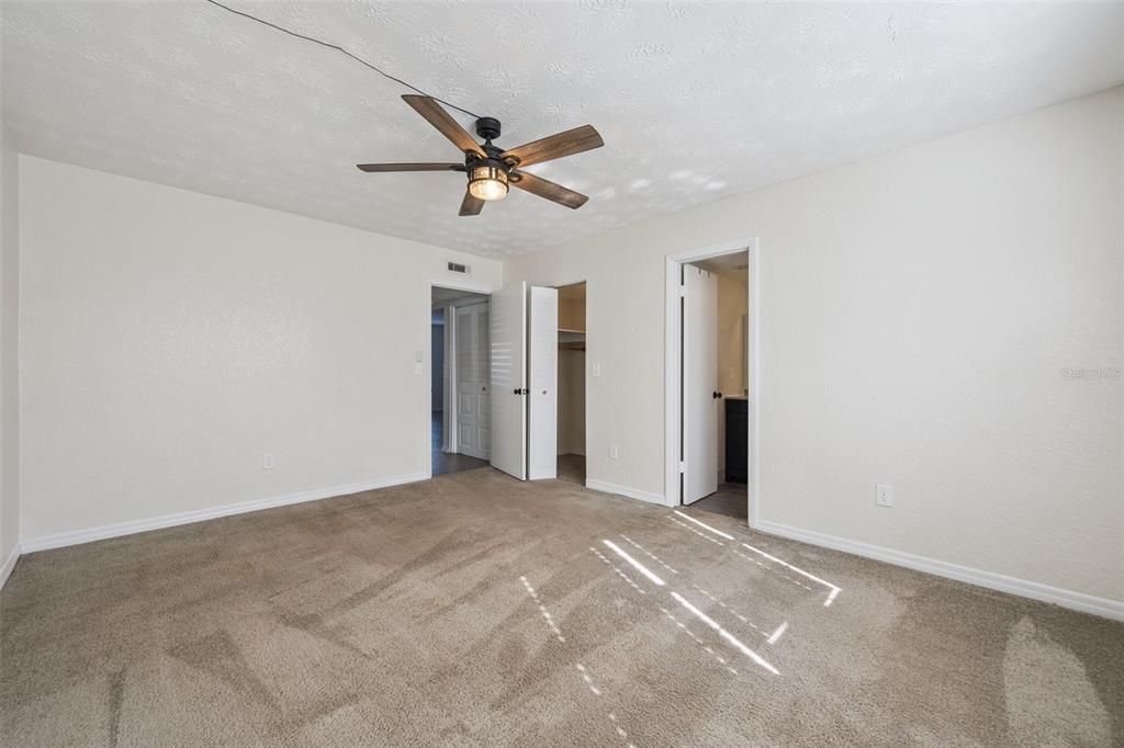 На продажу: $179,000 (2 спален, 2 ванн, 971 Квадратных фут)