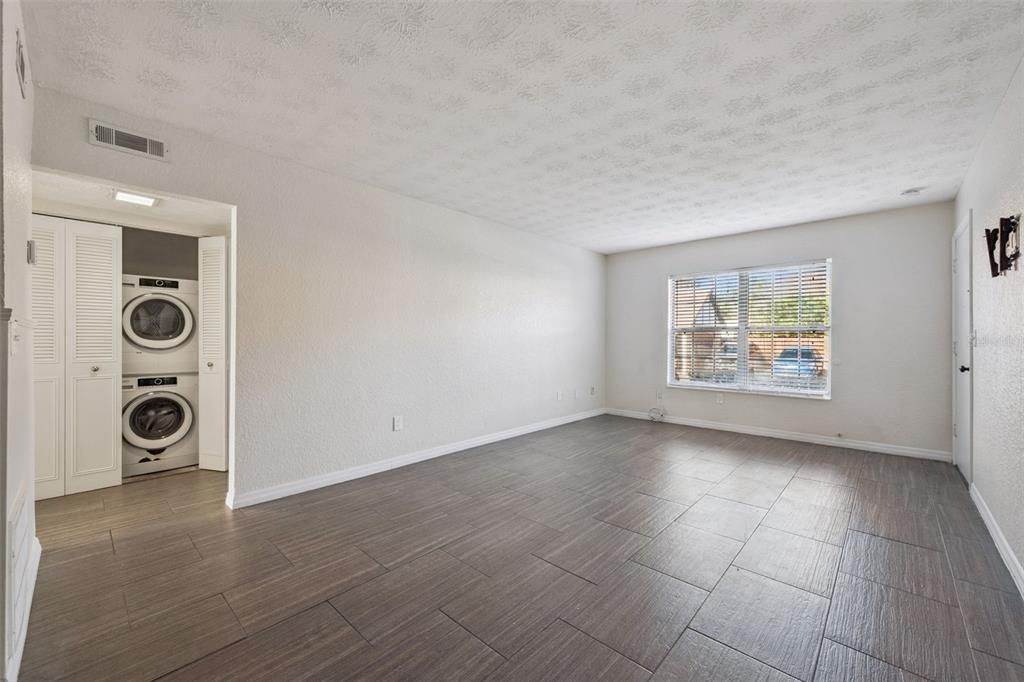 На продажу: $179,000 (2 спален, 2 ванн, 971 Квадратных фут)