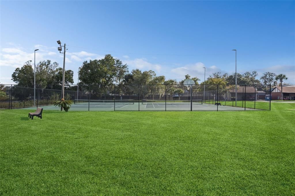 На продажу: $179,000 (2 спален, 2 ванн, 971 Квадратных фут)