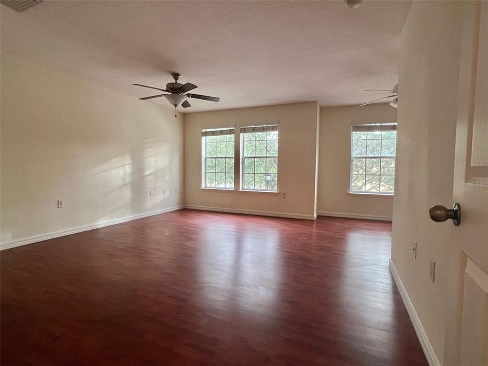 В аренду: $2,300 (3 спален, 2 ванн, 2228 Квадратных фут)