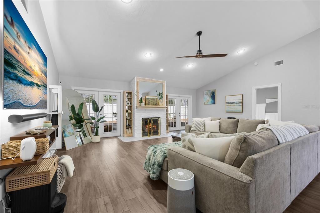 For Sale: $449,000 (4 beds, 2 baths, 1756 Square Feet)