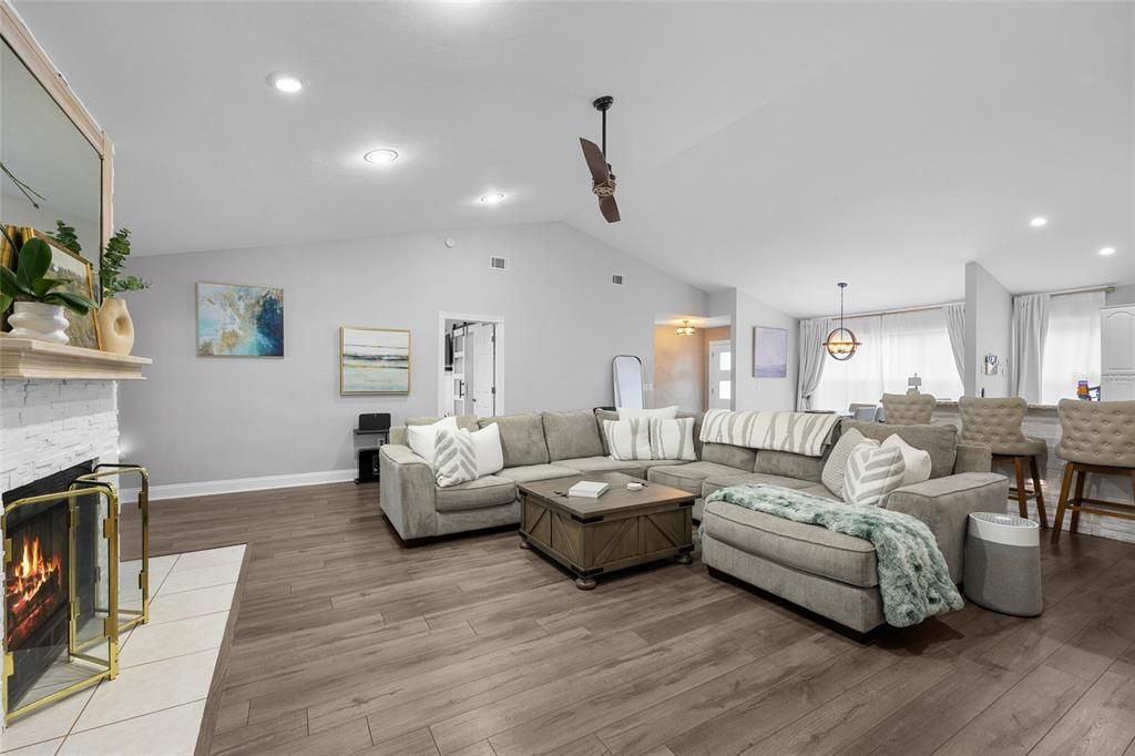 For Sale: $449,000 (4 beds, 2 baths, 1756 Square Feet)