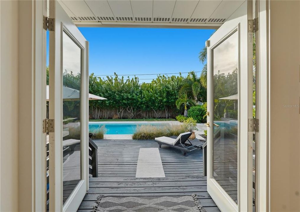 For Sale: $850,000 (3 beds, 2 baths, 2154 Square Feet)