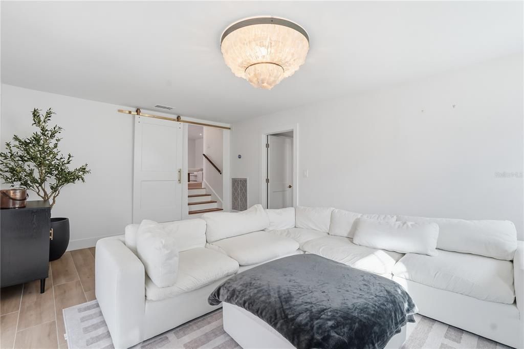 For Sale: $850,000 (3 beds, 2 baths, 2154 Square Feet)