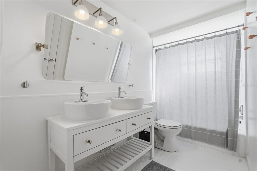 For Sale: $850,000 (3 beds, 2 baths, 2154 Square Feet)