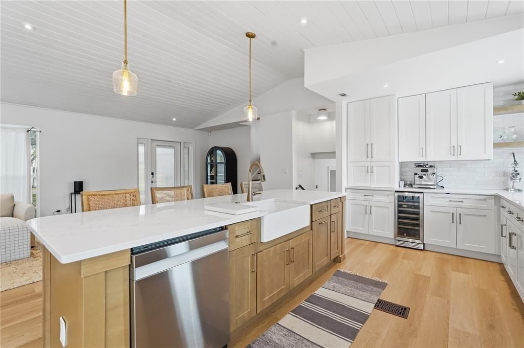 For Sale: $850,000 (3 beds, 2 baths, 2154 Square Feet)