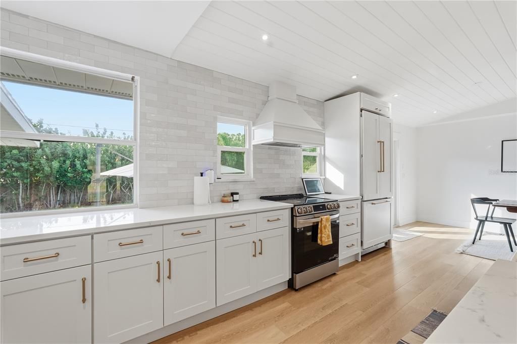 For Sale: $850,000 (3 beds, 2 baths, 2154 Square Feet)