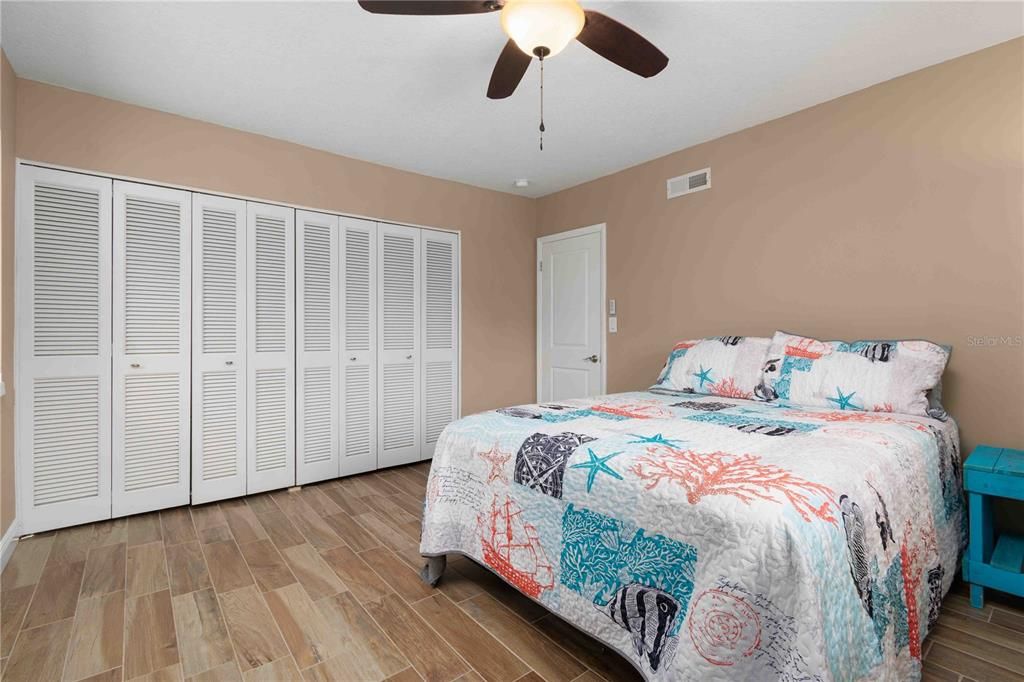 For Sale: $222,500 (2 beds, 2 baths, 1130 Square Feet)