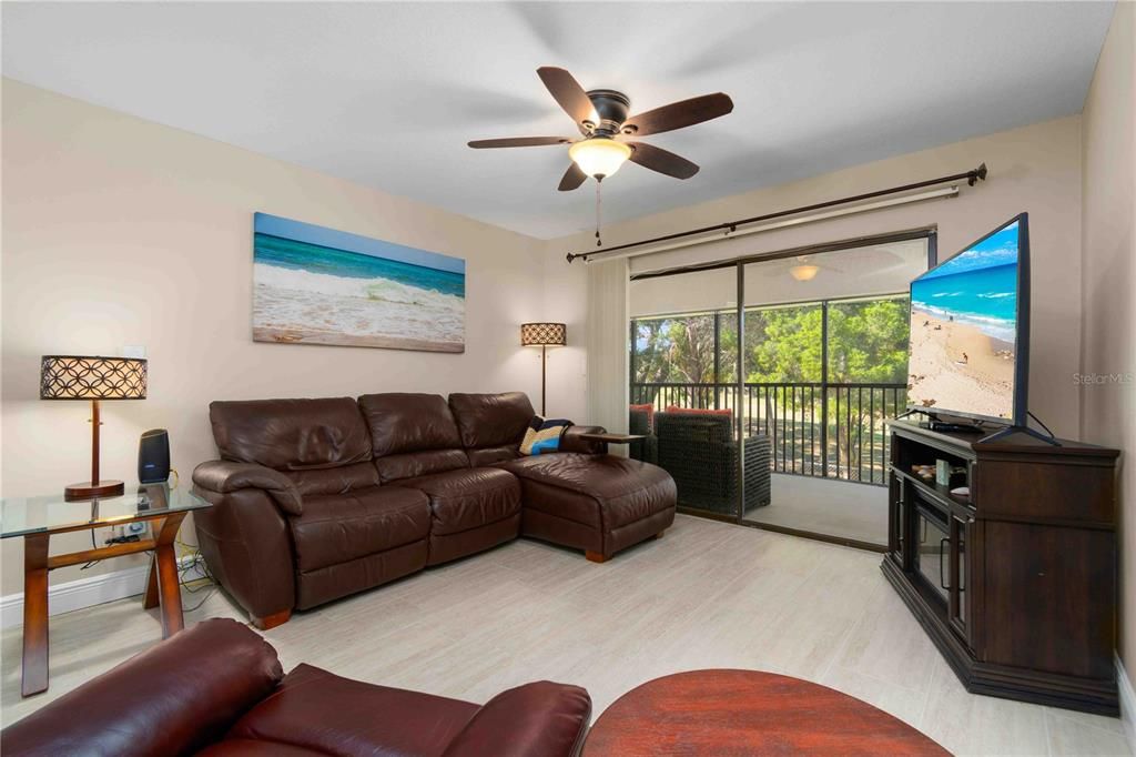 For Sale: $222,500 (2 beds, 2 baths, 1130 Square Feet)