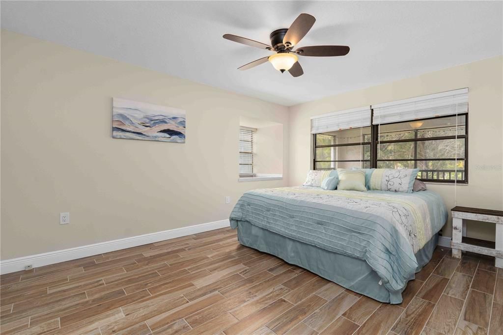 For Sale: $222,500 (2 beds, 2 baths, 1130 Square Feet)