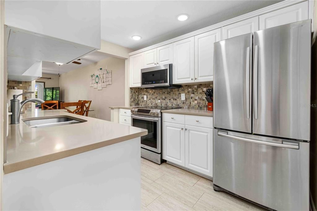 For Sale: $222,500 (2 beds, 2 baths, 1130 Square Feet)