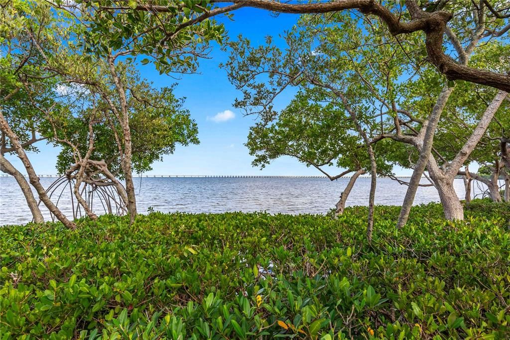 For Sale: $222,500 (2 beds, 2 baths, 1130 Square Feet)