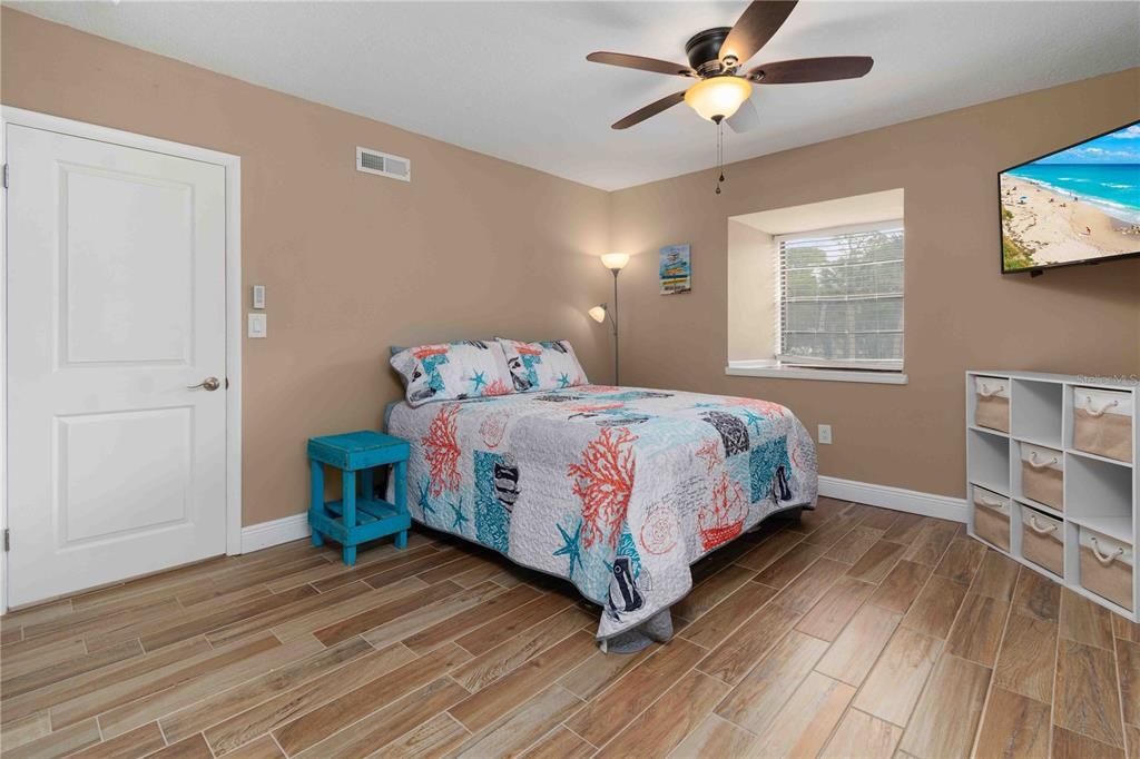 For Sale: $222,500 (2 beds, 2 baths, 1130 Square Feet)