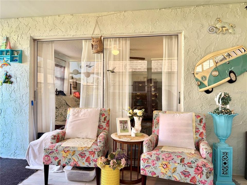 For Sale: $191,900 (2 beds, 2 baths, 1148 Square Feet)