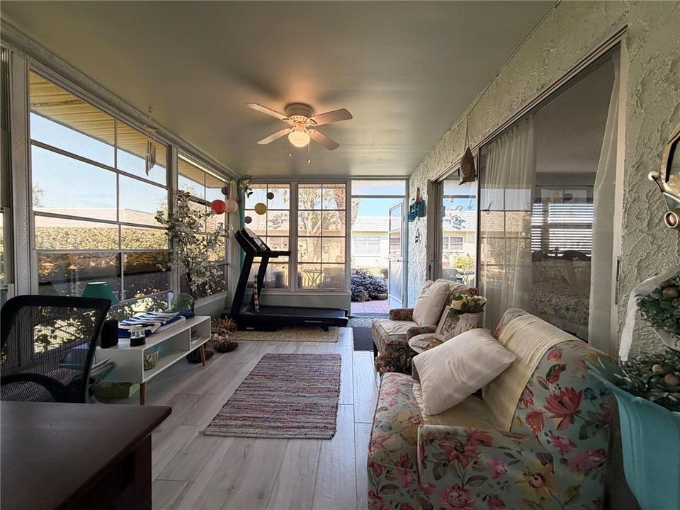 For Sale: $191,900 (2 beds, 2 baths, 1148 Square Feet)