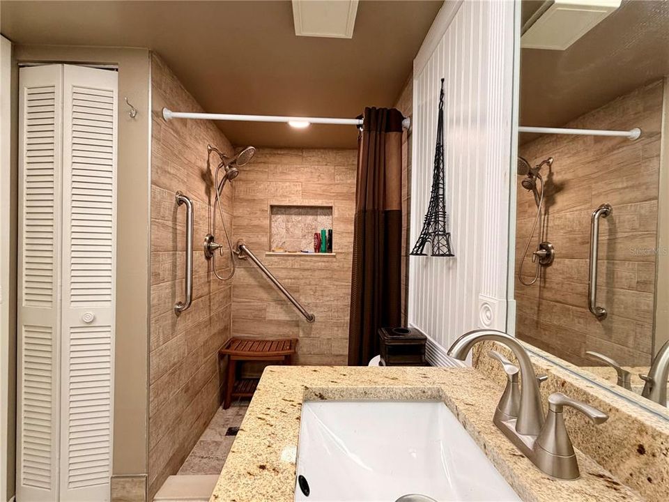 For Sale: $191,900 (2 beds, 2 baths, 1148 Square Feet)