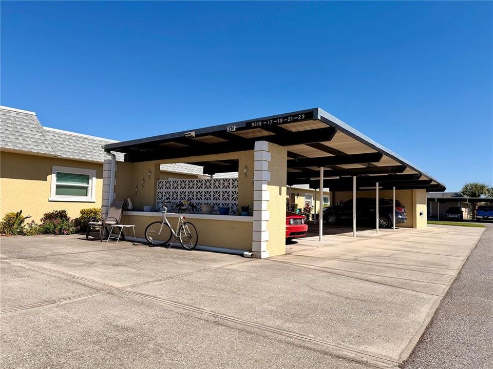 For Sale: $191,900 (2 beds, 2 baths, 1148 Square Feet)