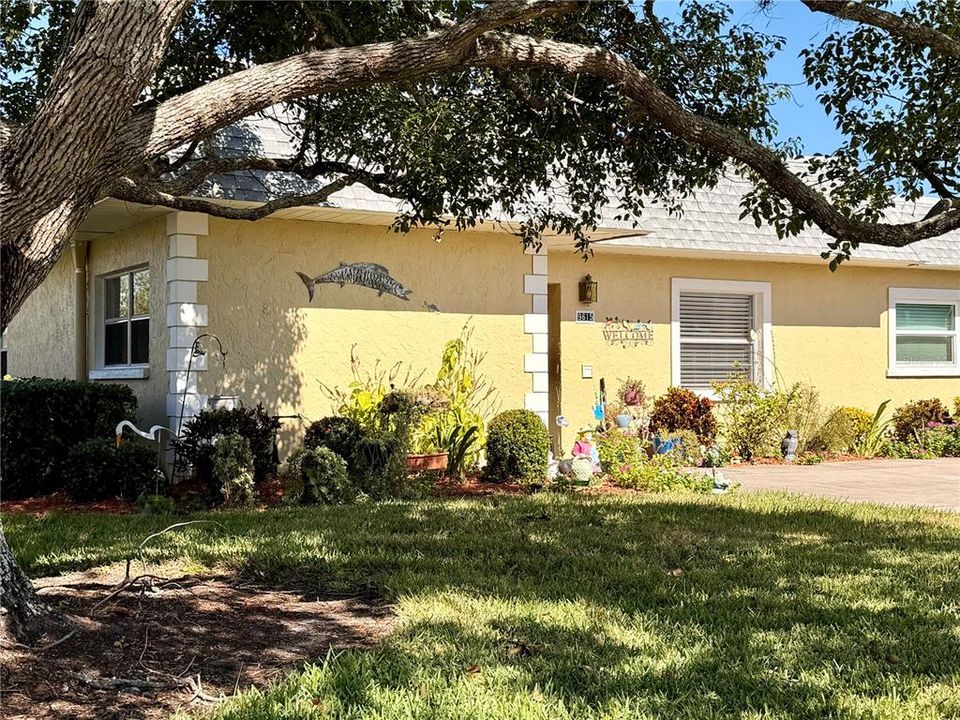 For Sale: $191,900 (2 beds, 2 baths, 1148 Square Feet)