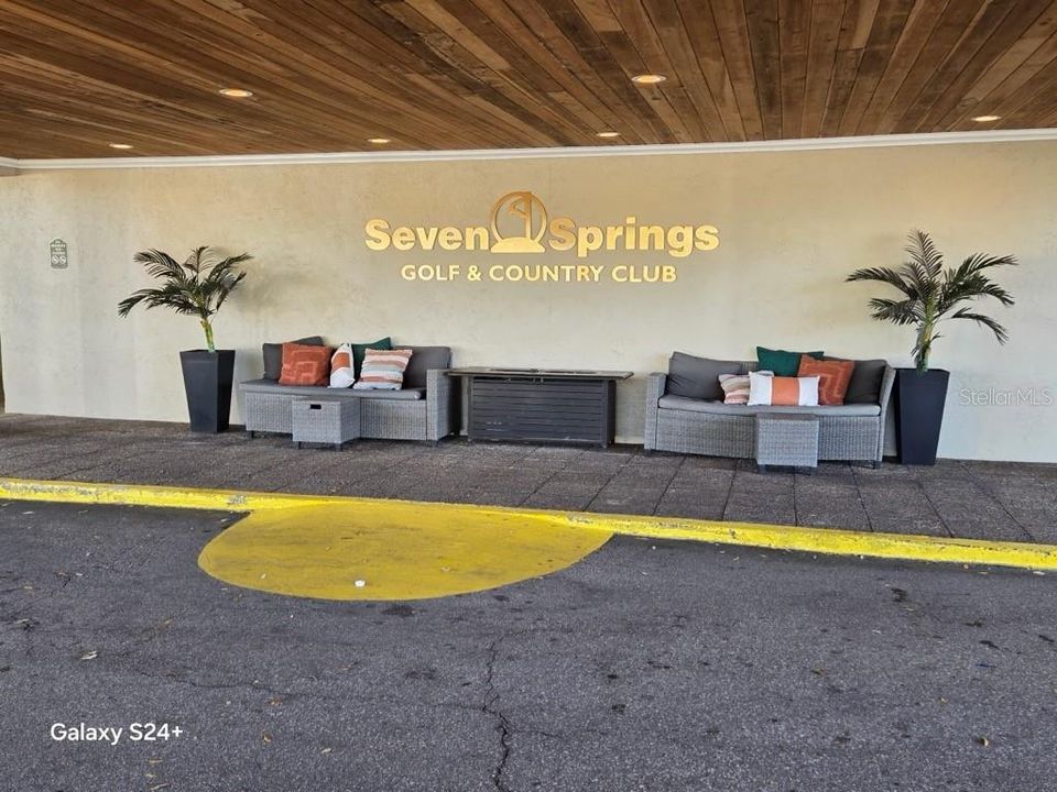 For Sale: $191,900 (2 beds, 2 baths, 1148 Square Feet)