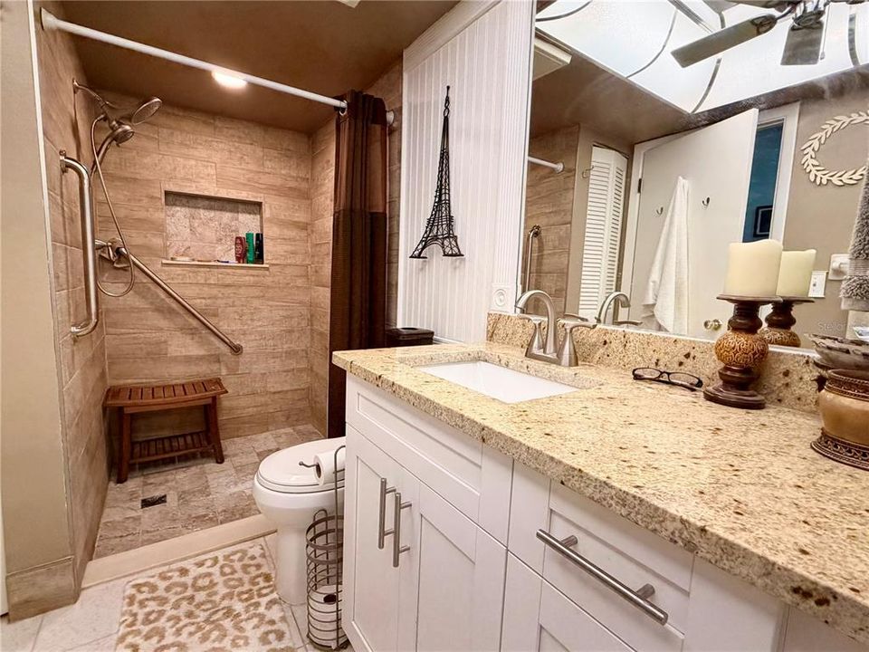 For Sale: $191,900 (2 beds, 2 baths, 1148 Square Feet)