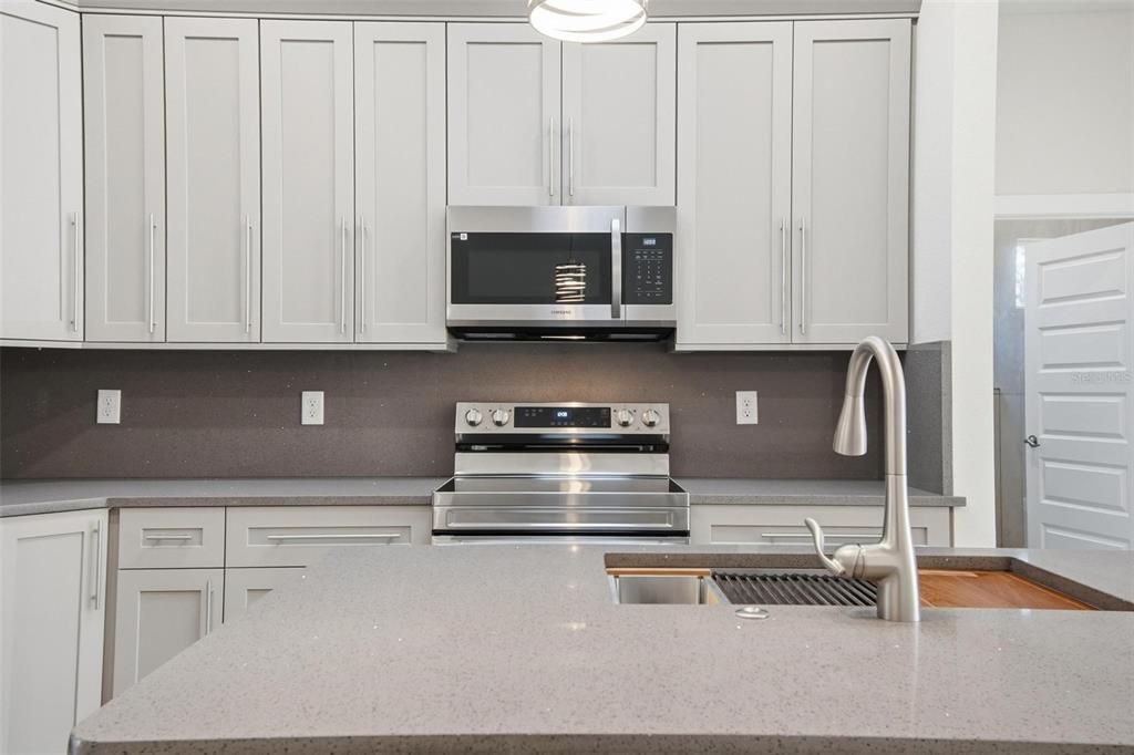 出租: $2,000 (3 贝兹, 2 浴室, 1450 平方英尺)