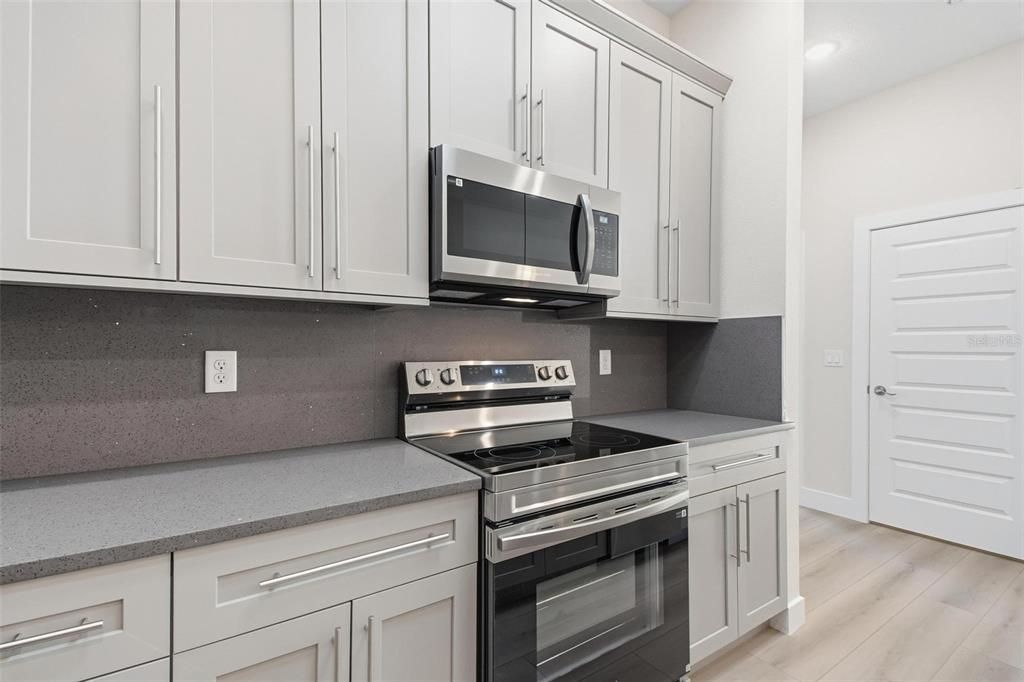 出租: $2,000 (3 贝兹, 2 浴室, 1450 平方英尺)