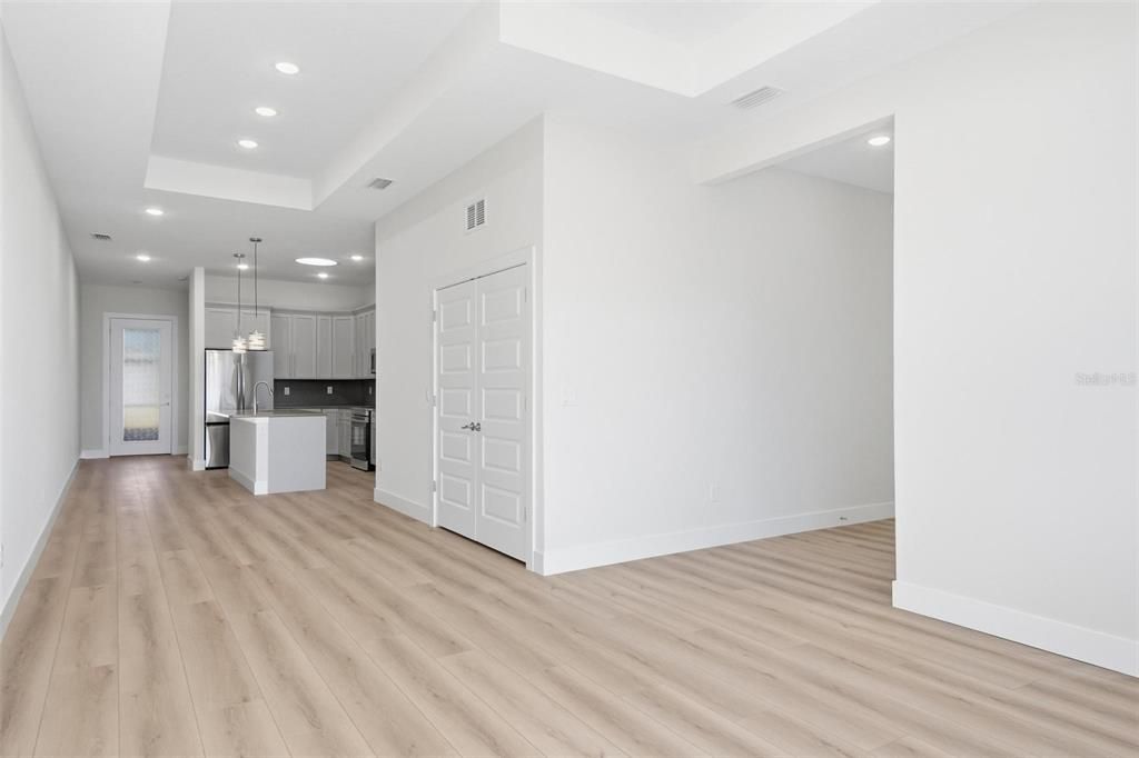 出租: $2,000 (3 贝兹, 2 浴室, 1450 平方英尺)