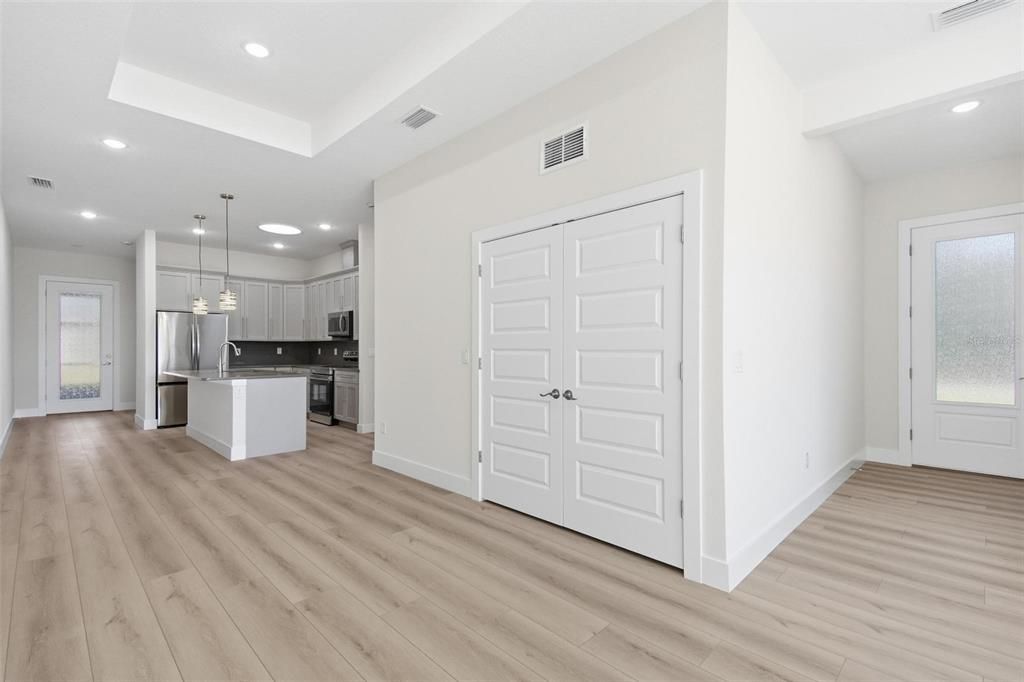 出租: $2,000 (3 贝兹, 2 浴室, 1450 平方英尺)